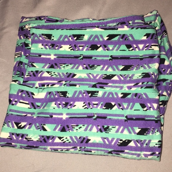 Printed LuLaRoe leggings - Picture 2 of 3